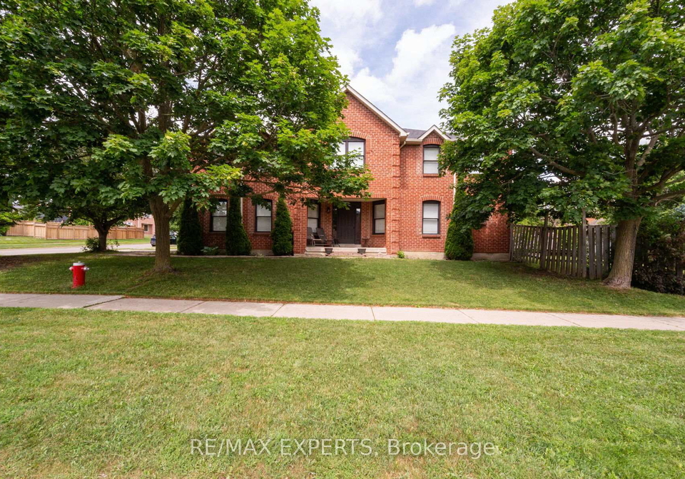 1-goodfellow-crescent-caledon-ontario-w13656606