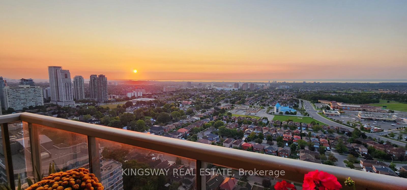 3880-duke-of-york-boulevard-mississauga-ontario-w13656642