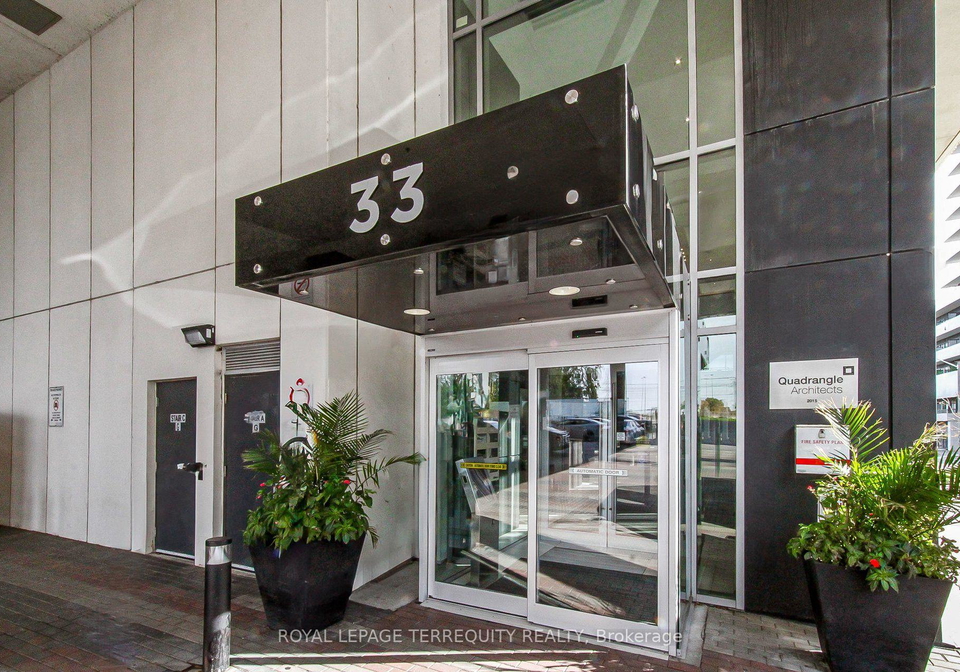 33-shore-breeze-drive-toronto-etobicoke-ontario-w13656958