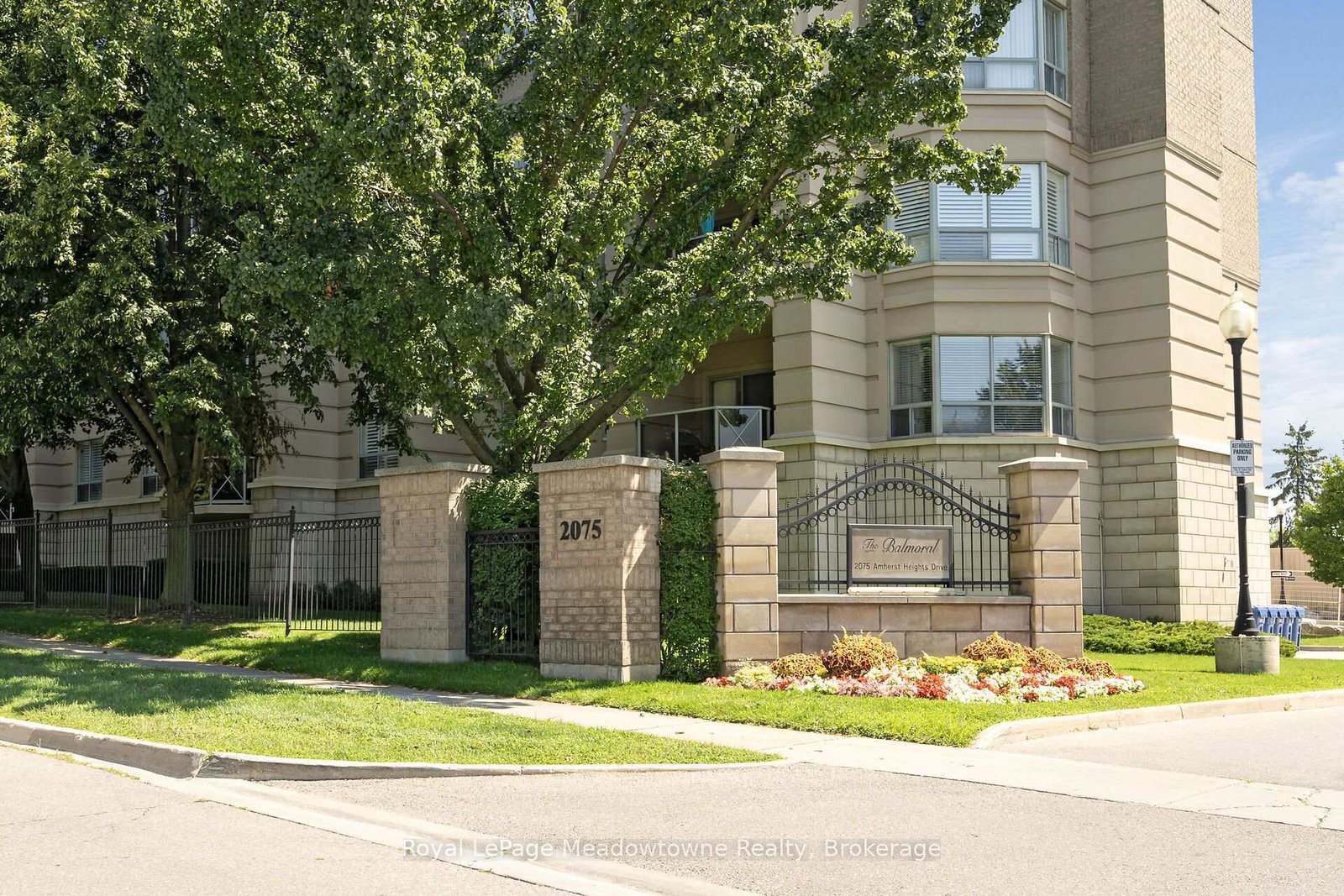 2075-amherst-heights-burlington-ontario-w13656968