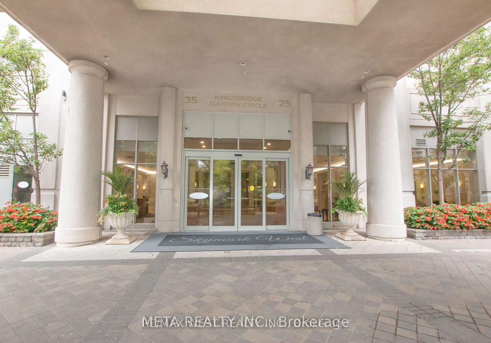 35-kingsbridge-garden-circle-mississauga-ontario-w13657116