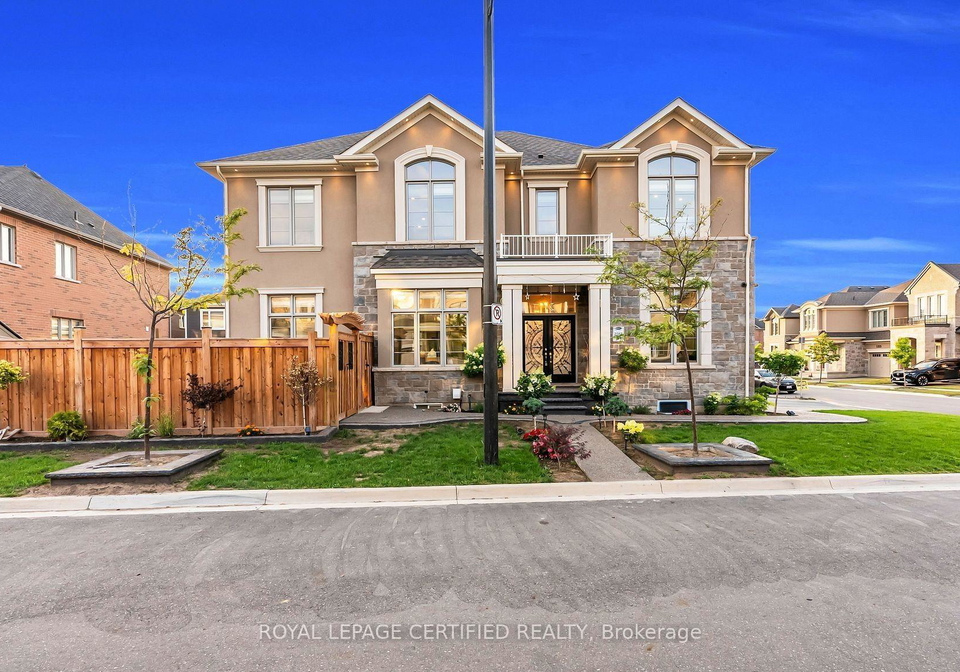 1366-lobelia-crescent-milton-ontario-w13657480