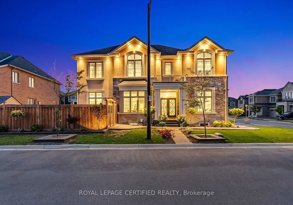 1366-lobelia-crescent-milton-ontario-w13657480