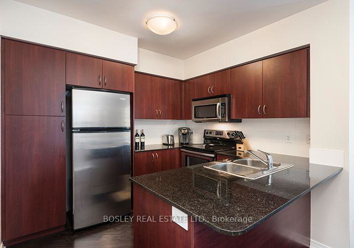 15-legion-road-toronto-etobicoke-ontario-w13657540