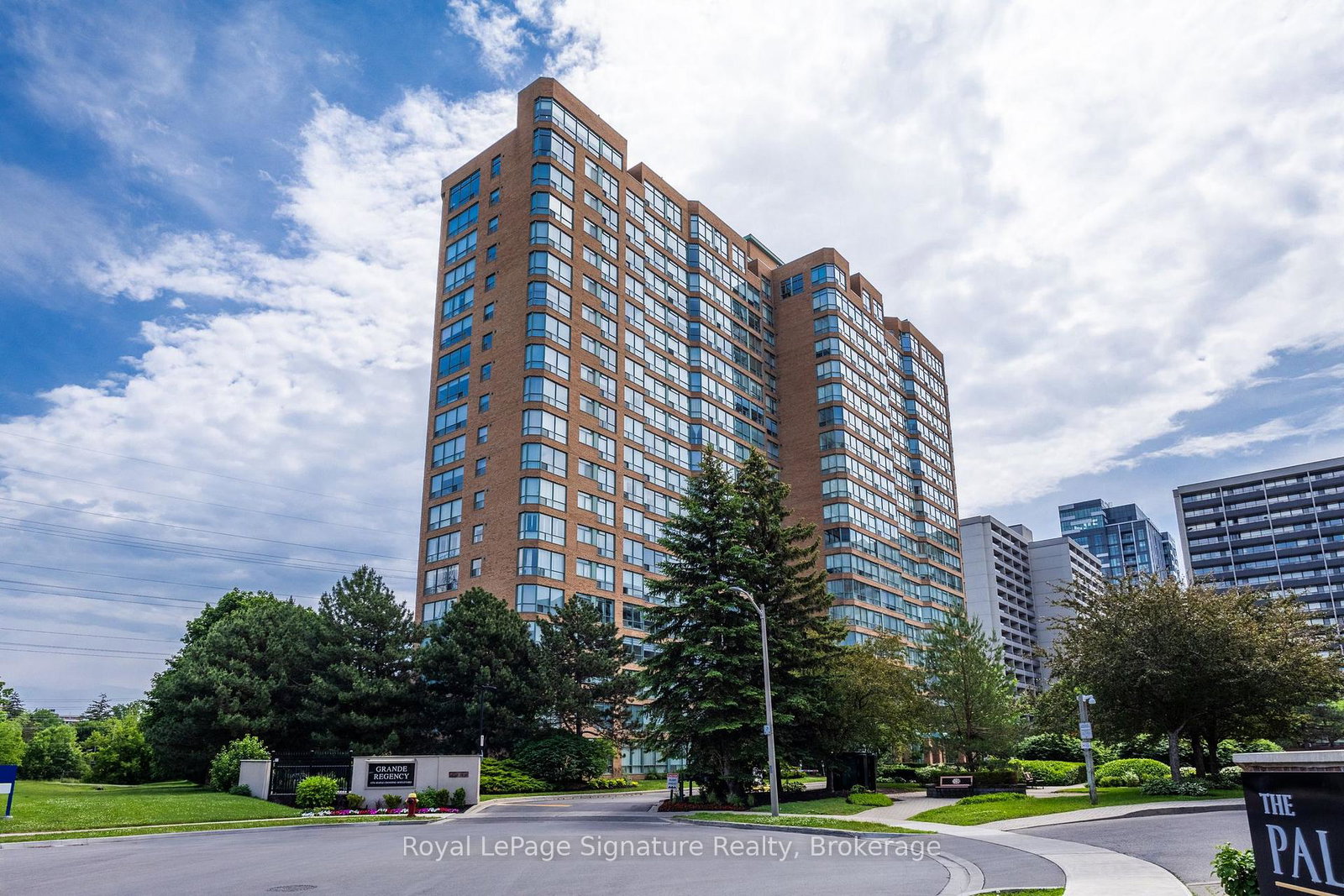 1276-maple-crossing-boulevard-burlington-ontario-w13657640