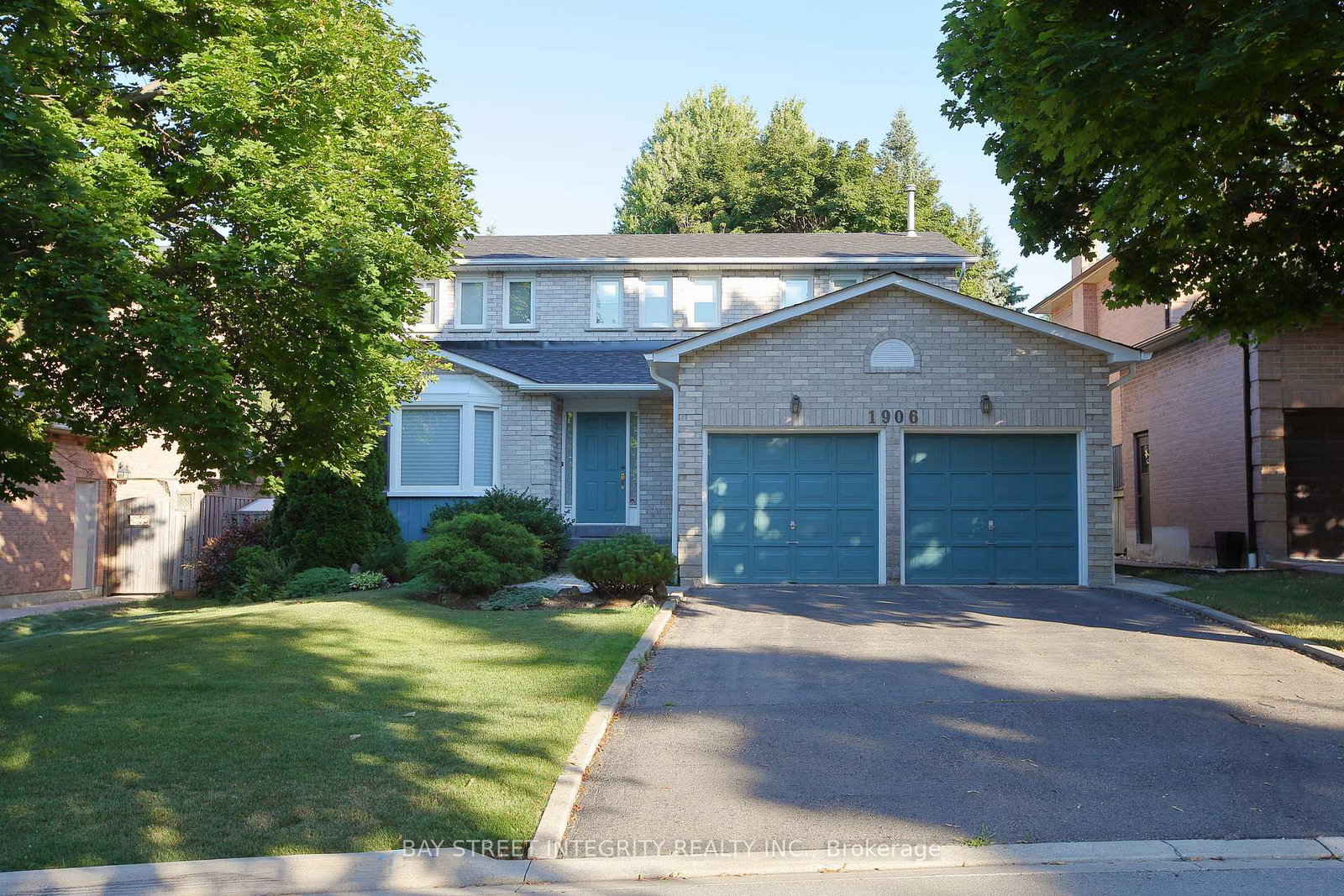 1906-stoneybrook-court-mississauga-ontario-w13657680