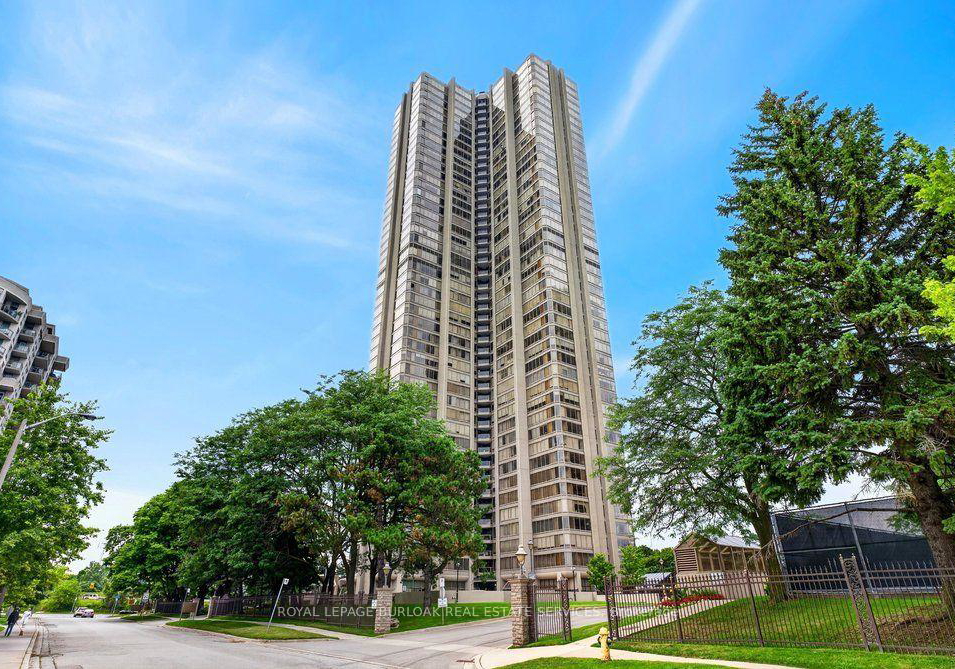2045-lake-shore-boulevard-w-toronto-etobicoke-ontario-w13657846