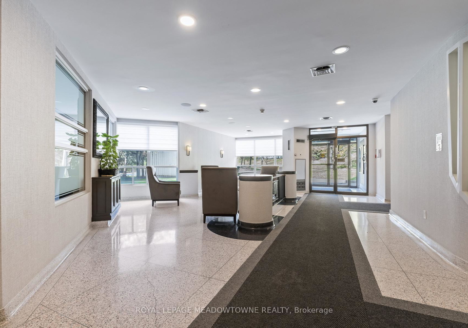 10-laurelcrest-street-brampton-ontario-w13657926