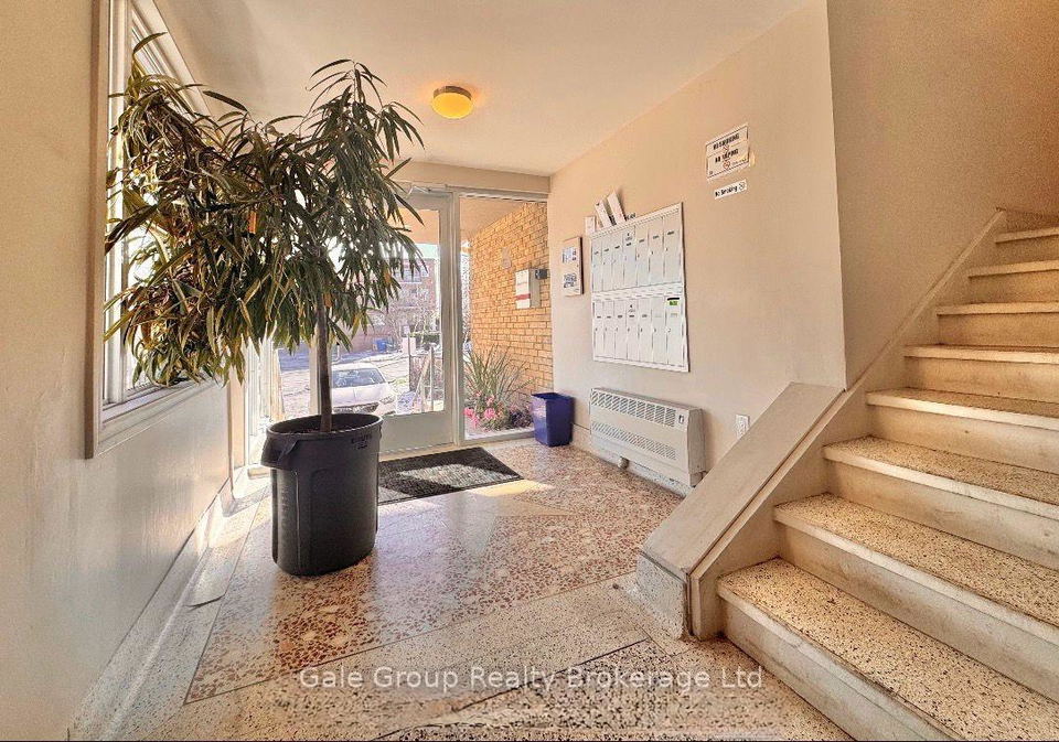 5-paisley-boulevard-e-mississauga-ontario-w13658066