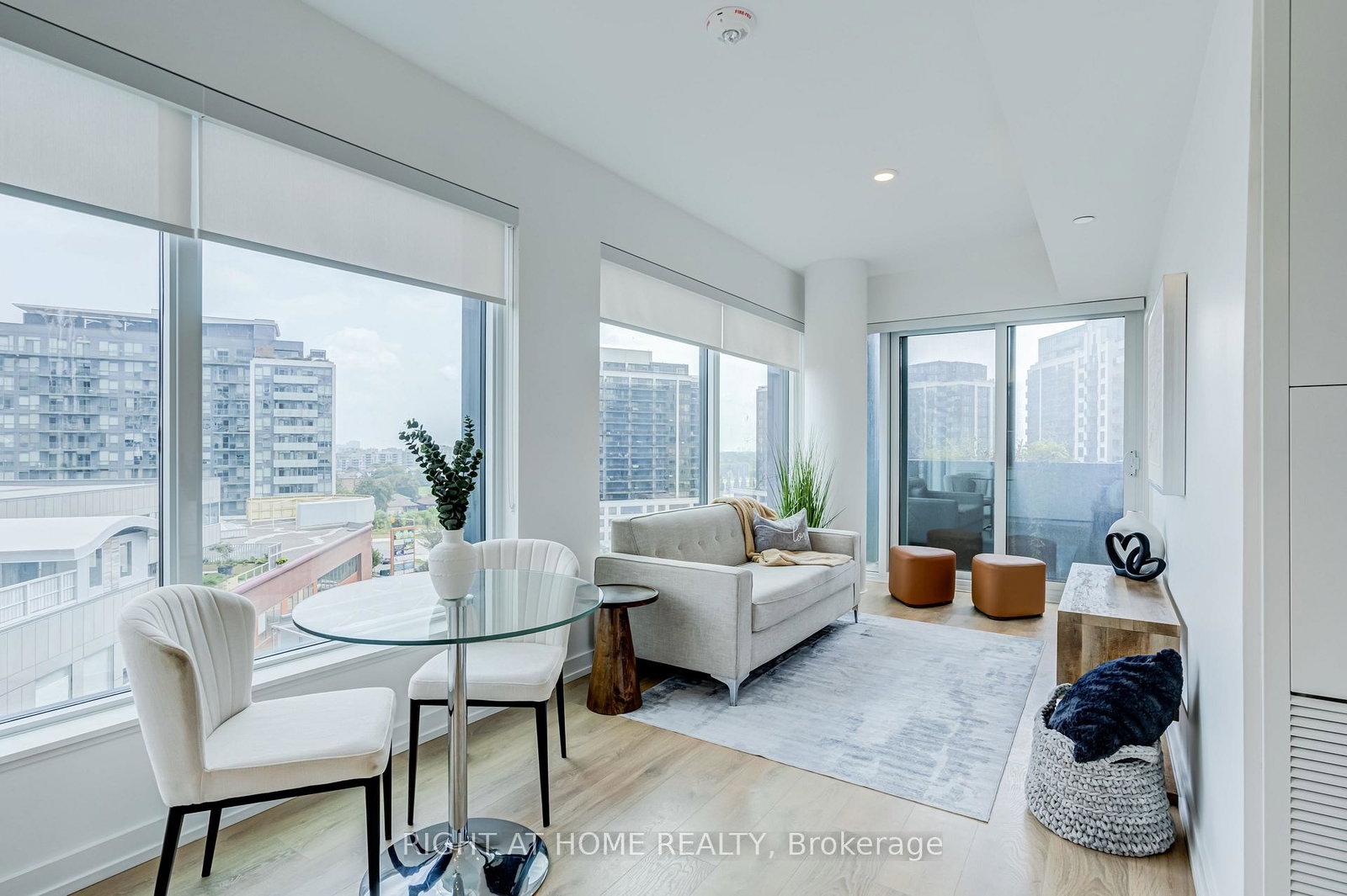 1100-sheppard-avenue-w-toronto-york-ontario-w13658182