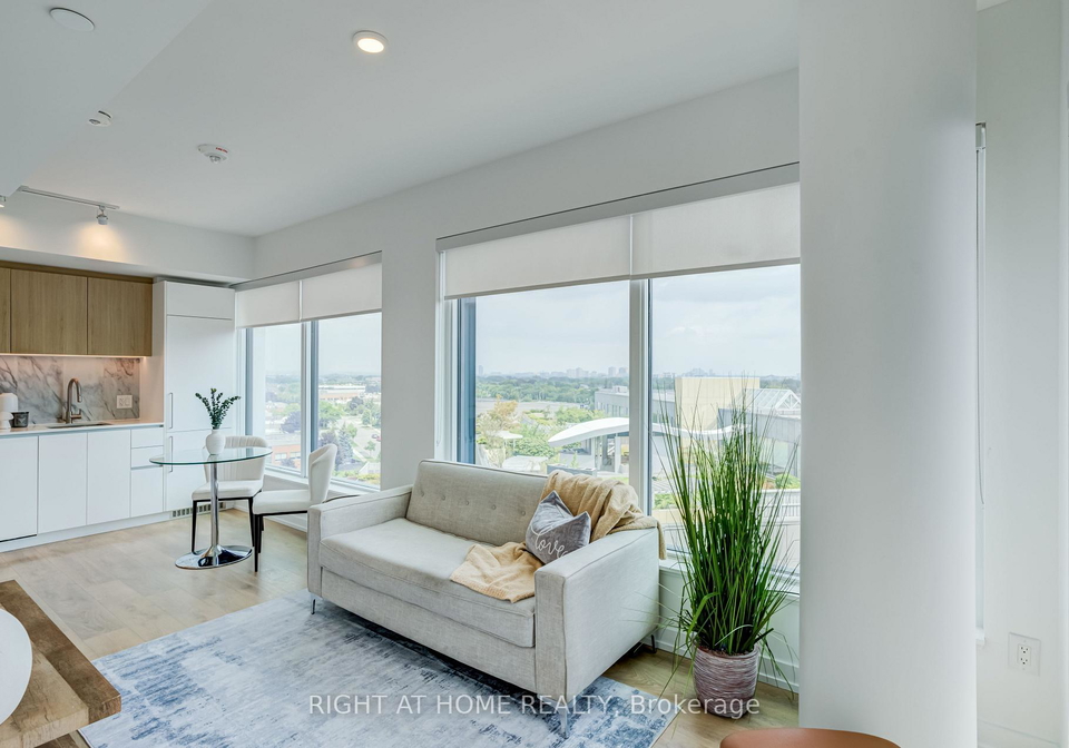 1100-sheppard-avenue-w-toronto-york-ontario-w13658182