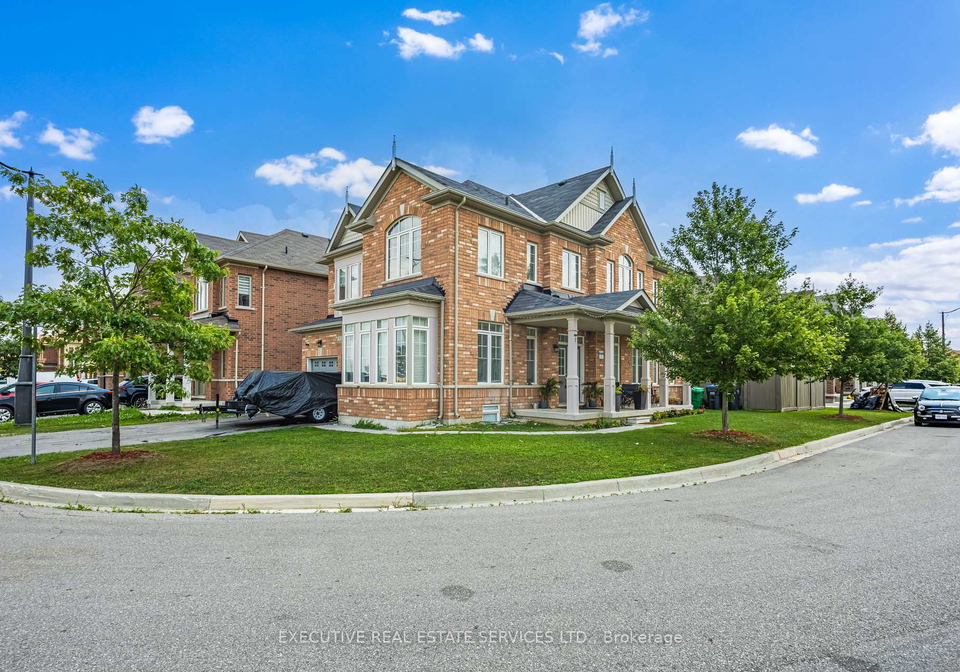 61-truro-circle-n-brampton-ontario-w13658324