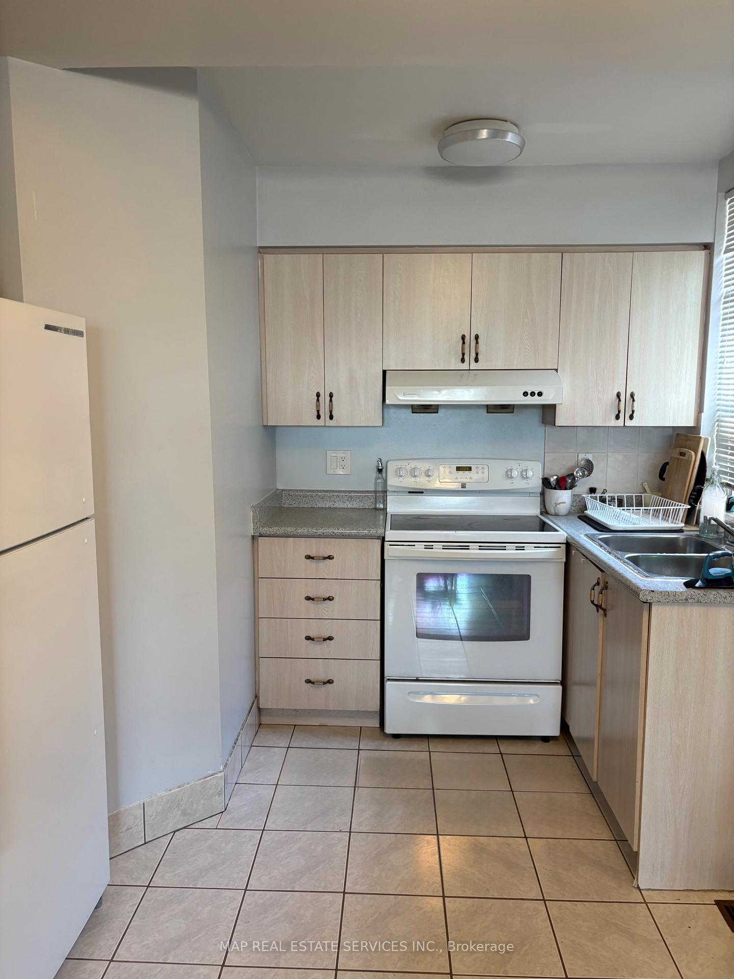 844-browns-line-toronto-etobicoke-ontario-w13658438