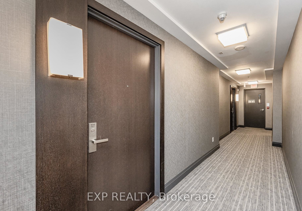 65-speers-road-oakville-ontario-w13658568