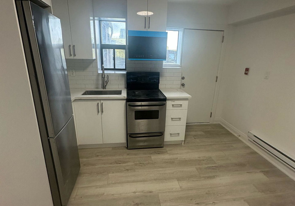 1710-st-clair-avenue-w-toronto-toronto-ontario-w13658650