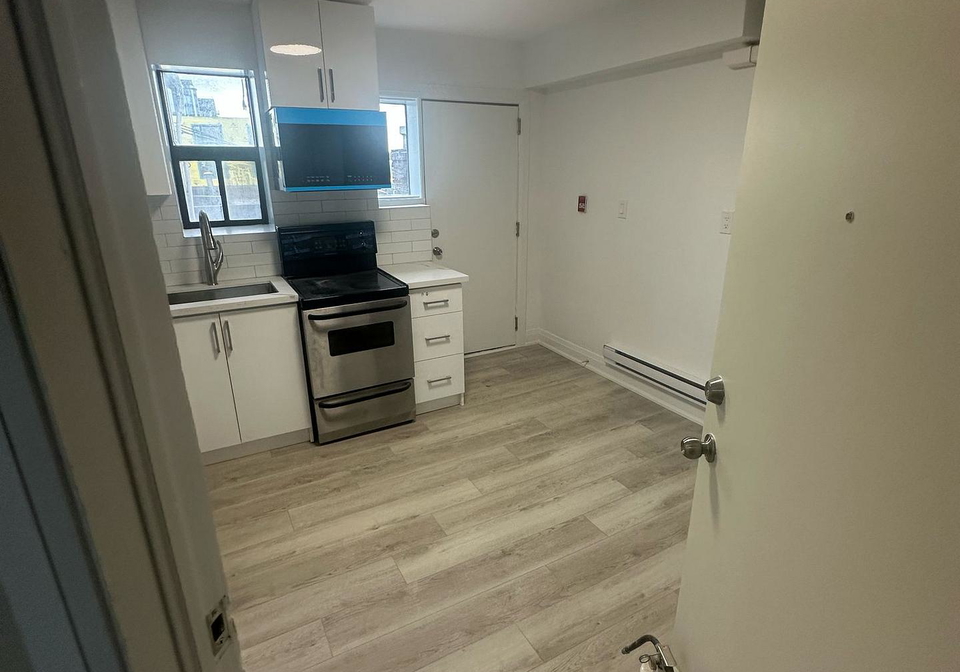 1710-st-clair-avenue-w-toronto-toronto-ontario-w13658650