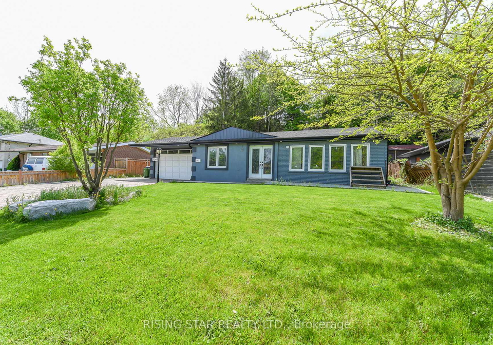 2562-islington-avenue-w-toronto-etobicoke-ontario-w13658778