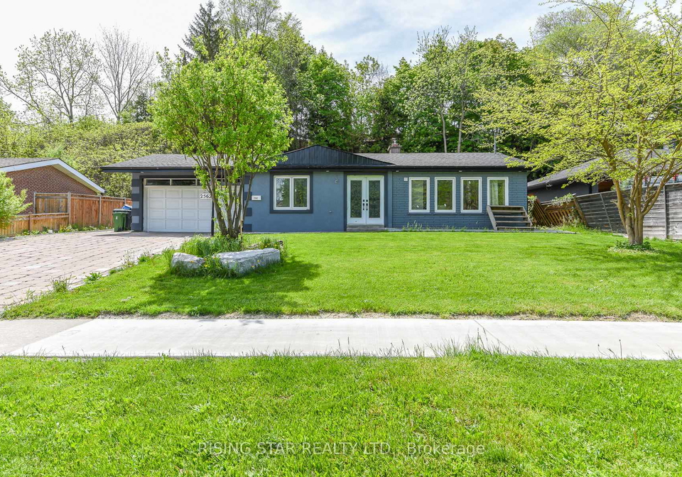 2562-islington-avenue-w-toronto-etobicoke-ontario-w13658778