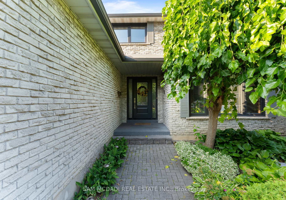 1077-saginaw-crescent-mississauga-ontario-w13658862