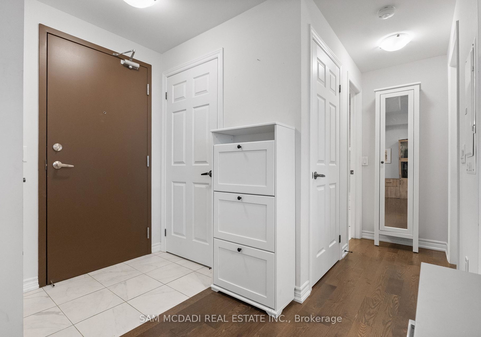 215-broadway-street-mississauga-ontario-w13659000