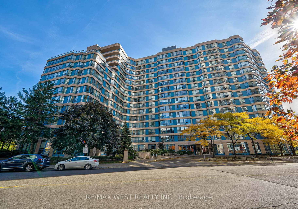 250-webb-drive-mississauga-ontario-w13659048