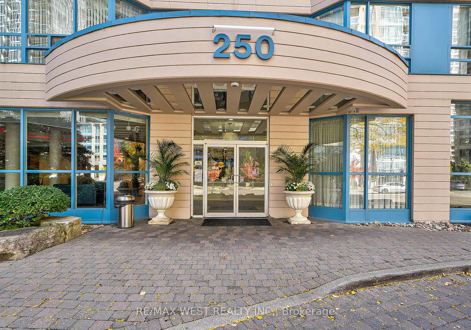 250-webb-drive-mississauga-ontario-w13659048