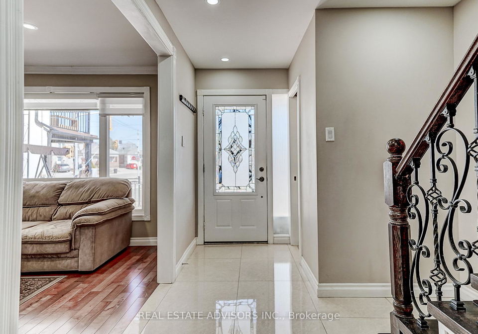 1228-jane-street-n-toronto-north-york-ontario-w13659234