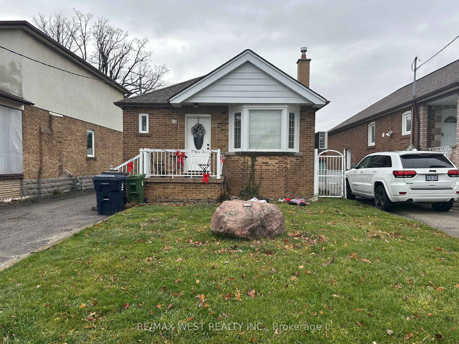 28-snider-avenue-toronto-north-york-ontario-w13659276