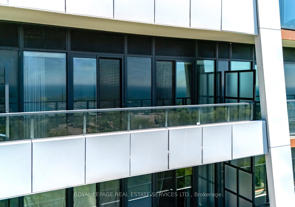 30-shore-breeze-drive-toronto-etobicoke-ontario-w13659346