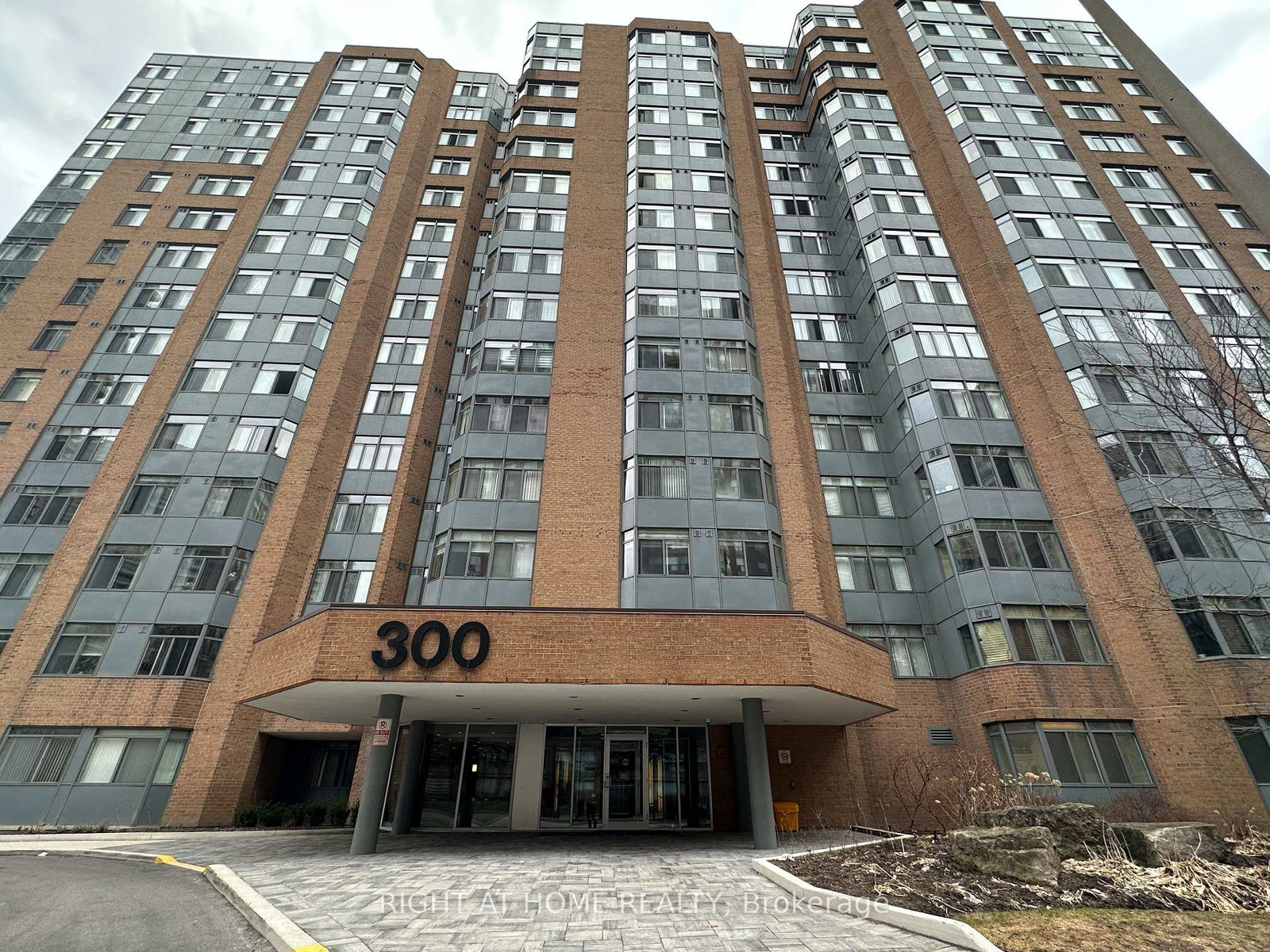 300-webb-drive-mississauga-ontario-w13659518