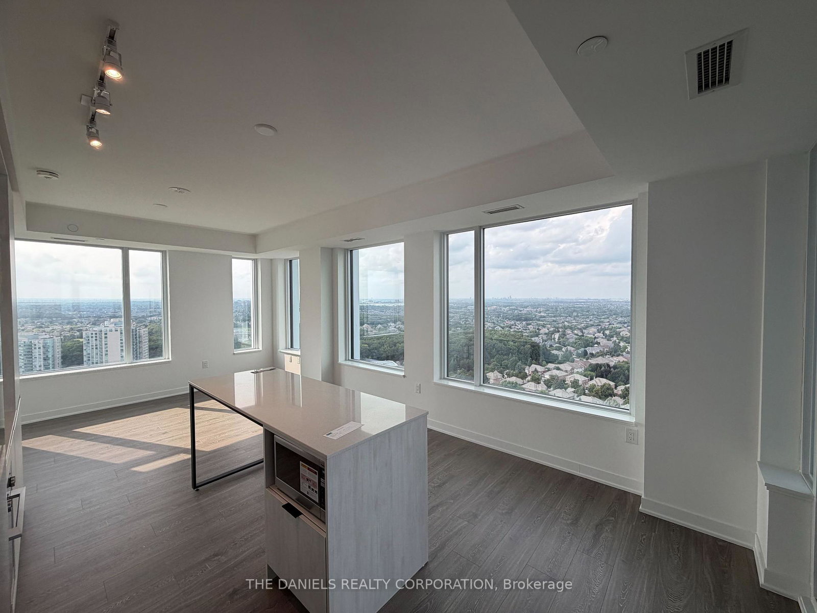 2495-eglinton-avenue-w-mississauga-ontario-w13659754