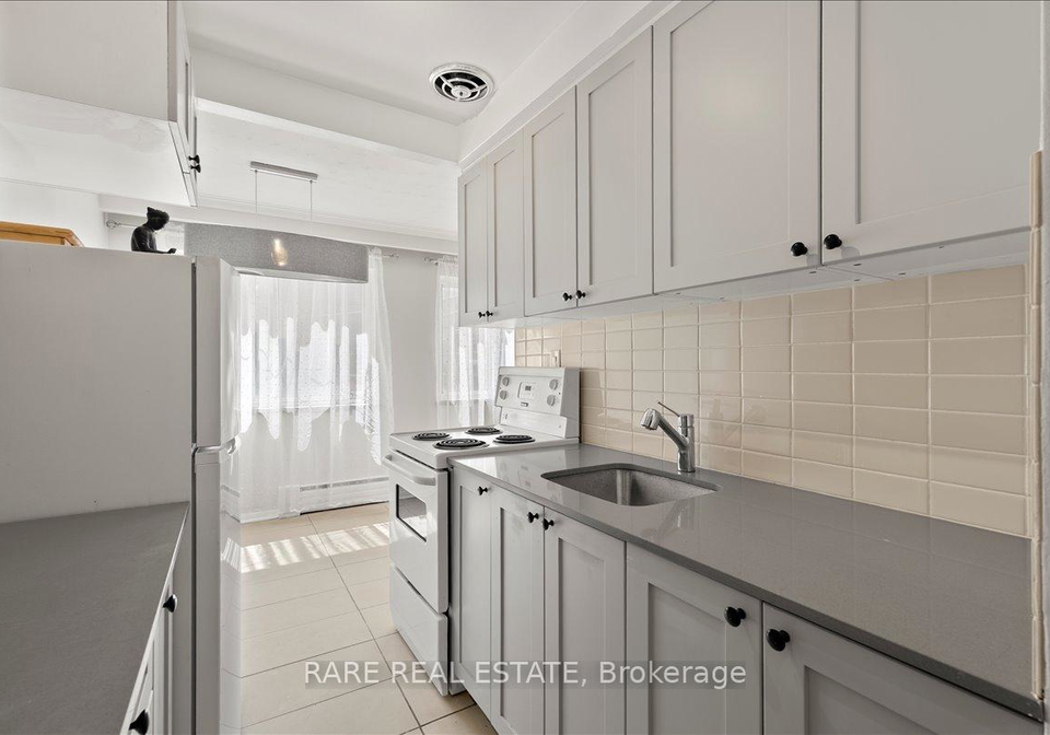 2-twenty-first-street-toronto-etobicoke-ontario-w13659802