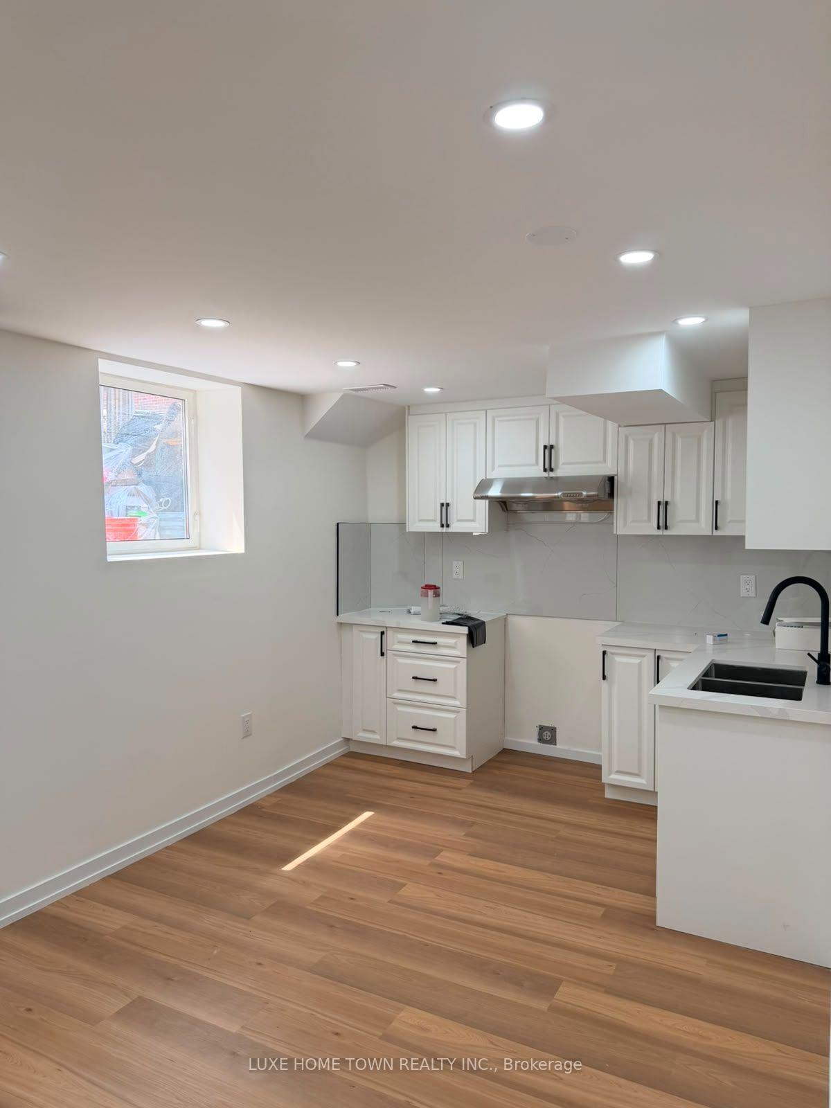 18-golden-springsbsmt-drive-brampton-ontario-w13659862