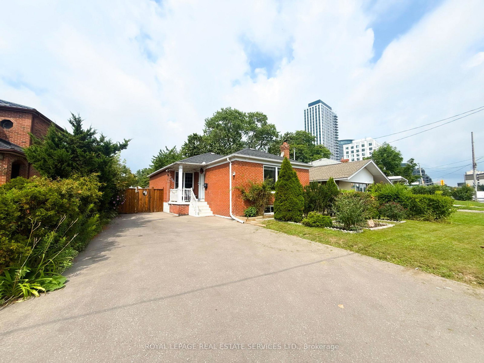 290-the-east-mall-toronto-etobicoke-ontario-w13659922
