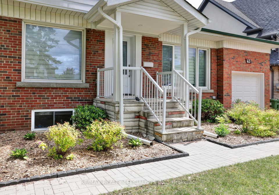 43-firwood-lower-crescent-toronto-etobicoke-ontario-w13660042