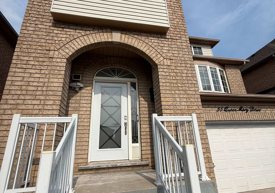 55-queen-mary-drive-brampton-ontario-w13660072