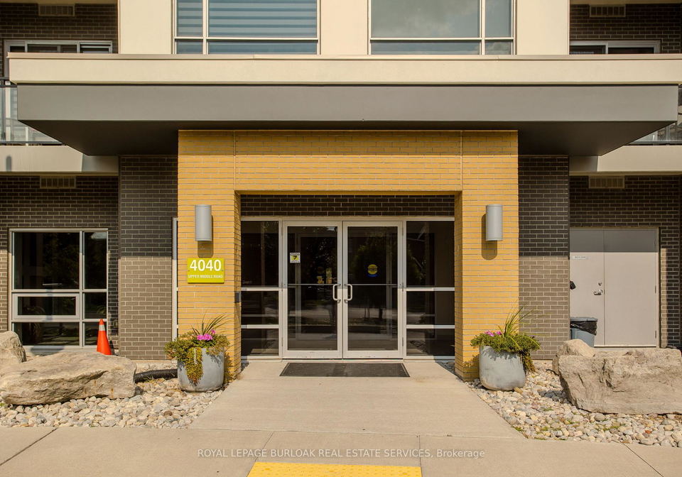 4040-upper-middle-road-burlington-ontario-w13660228