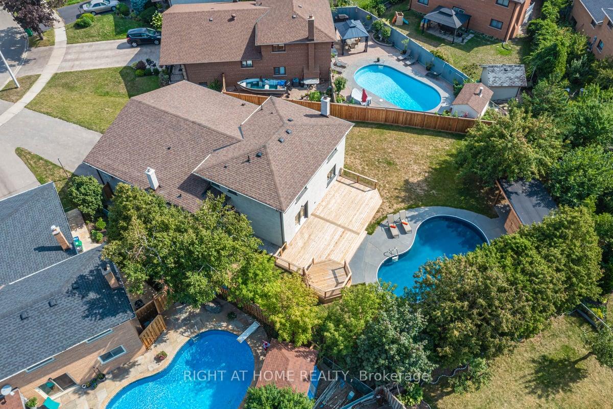 690-hillman-crescent-mississauga-ontario-w13660258