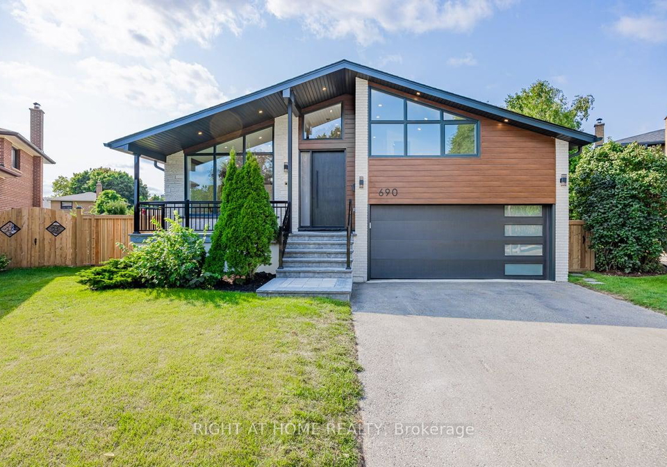 690-hillman-crescent-mississauga-ontario-w13660258