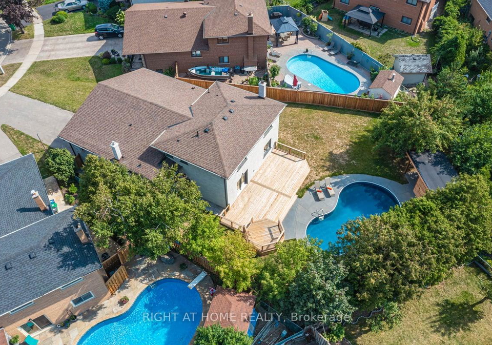 690-hillman-crescent-mississauga-ontario-w13660258
