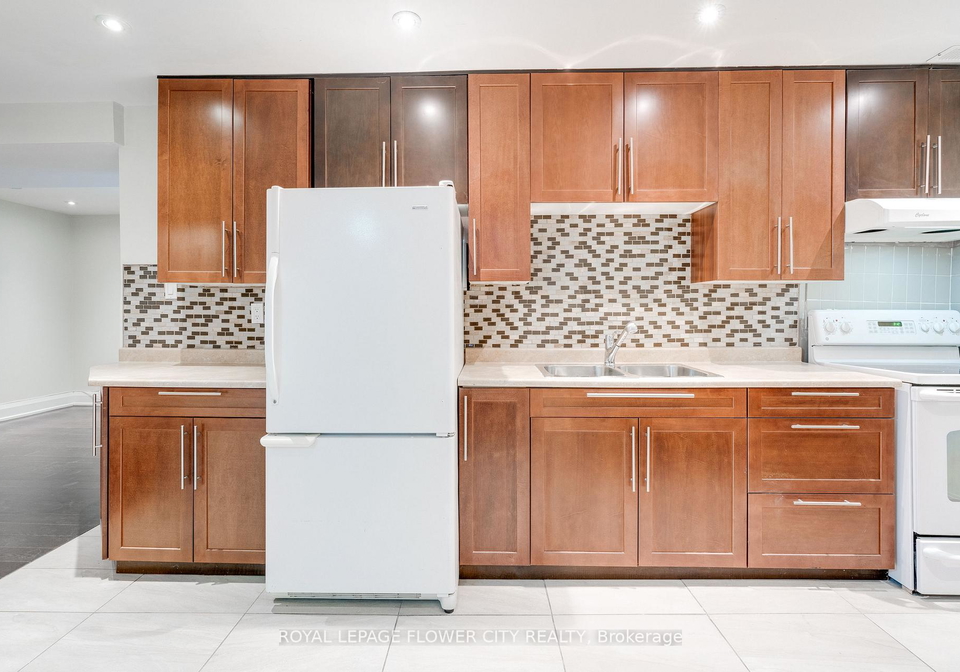 5674-whitehorn-avenue-e-mississauga-ontario-w13660264