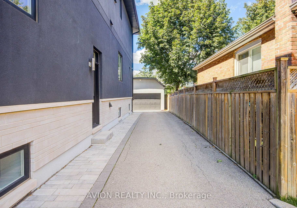 28-monarchdale-avenue-toronto-north-york-ontario-w13660418