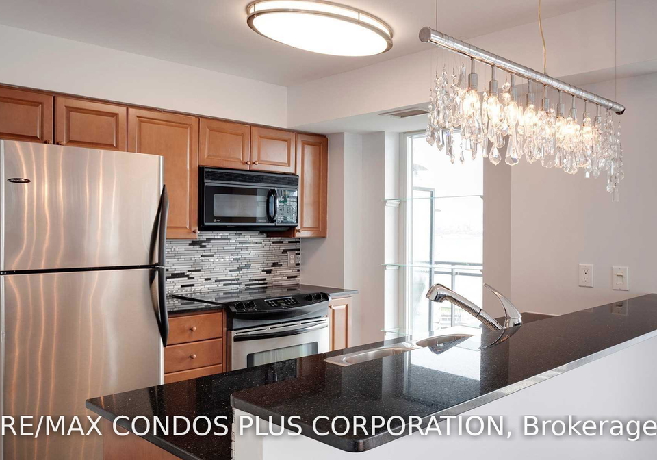 2121-lakeshore-boulevard-w-toronto-etobicoke-ontario-w13660454