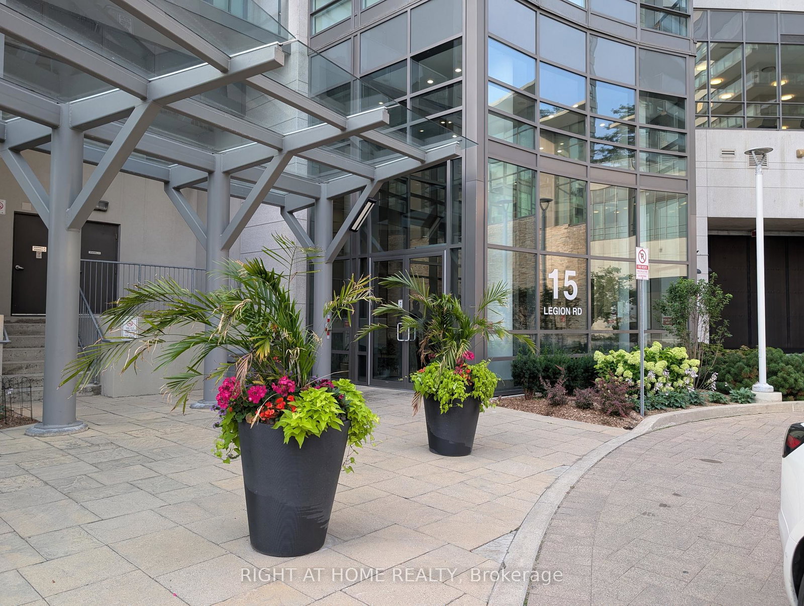 15-legion-road-toronto-etobicoke-ontario-w13660552