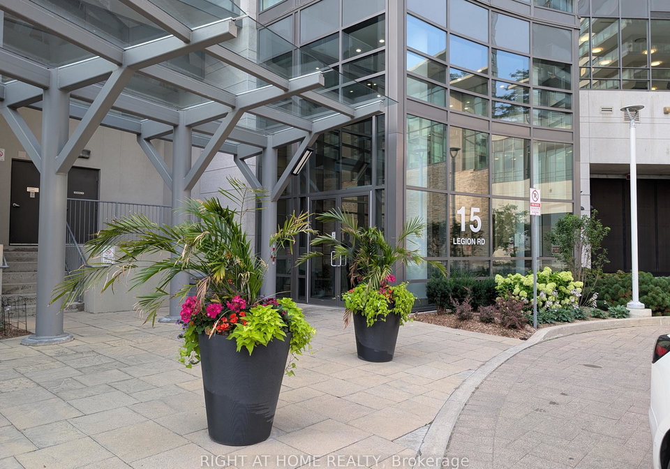 15-legion-road-toronto-etobicoke-ontario-w13660552