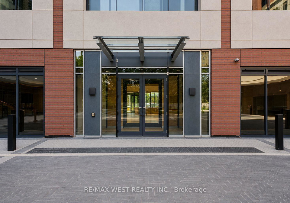4010-eglinton-avenue-w-toronto-etobicoke-ontario-w13660592