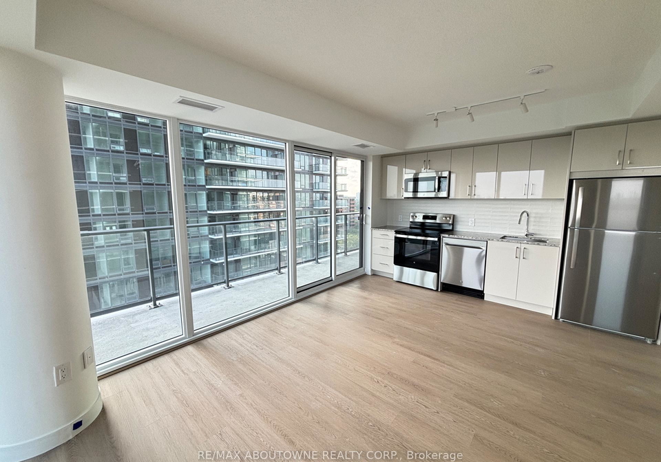 4010-eglinton-avenue-w-toronto-etobicoke-ontario-w13660700