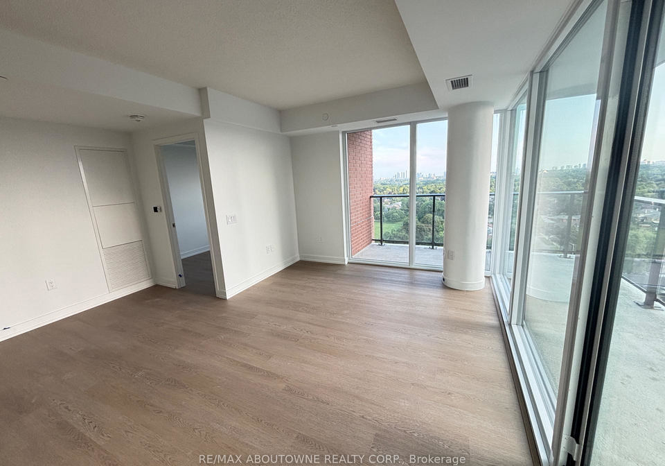 4010-eglinton-avenue-w-toronto-etobicoke-ontario-w13660700