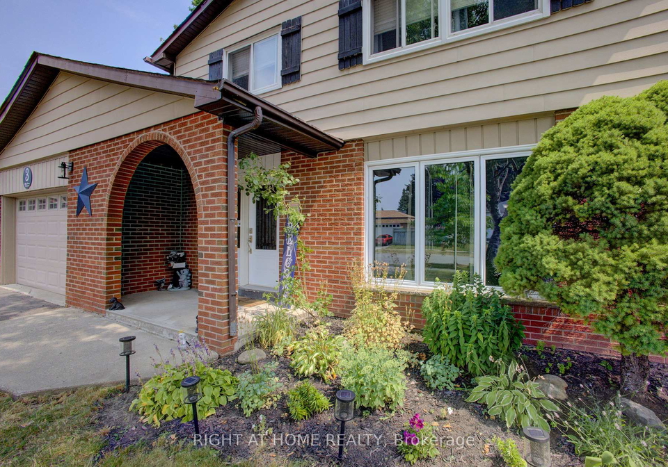 3-newton-drive-orangeville-ontario-w13660836
