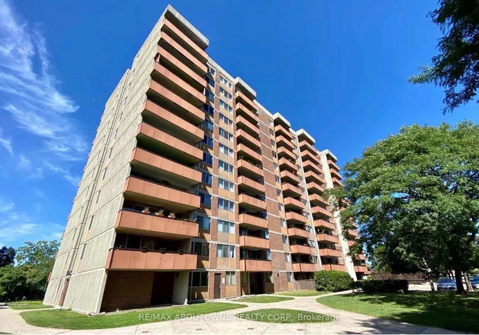 165-la-rose-avenue-toronto-etobicoke-ontario-w13660858